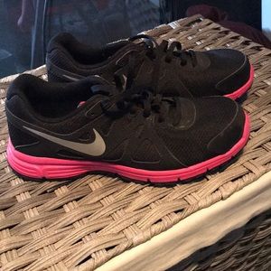Nike revolution 2